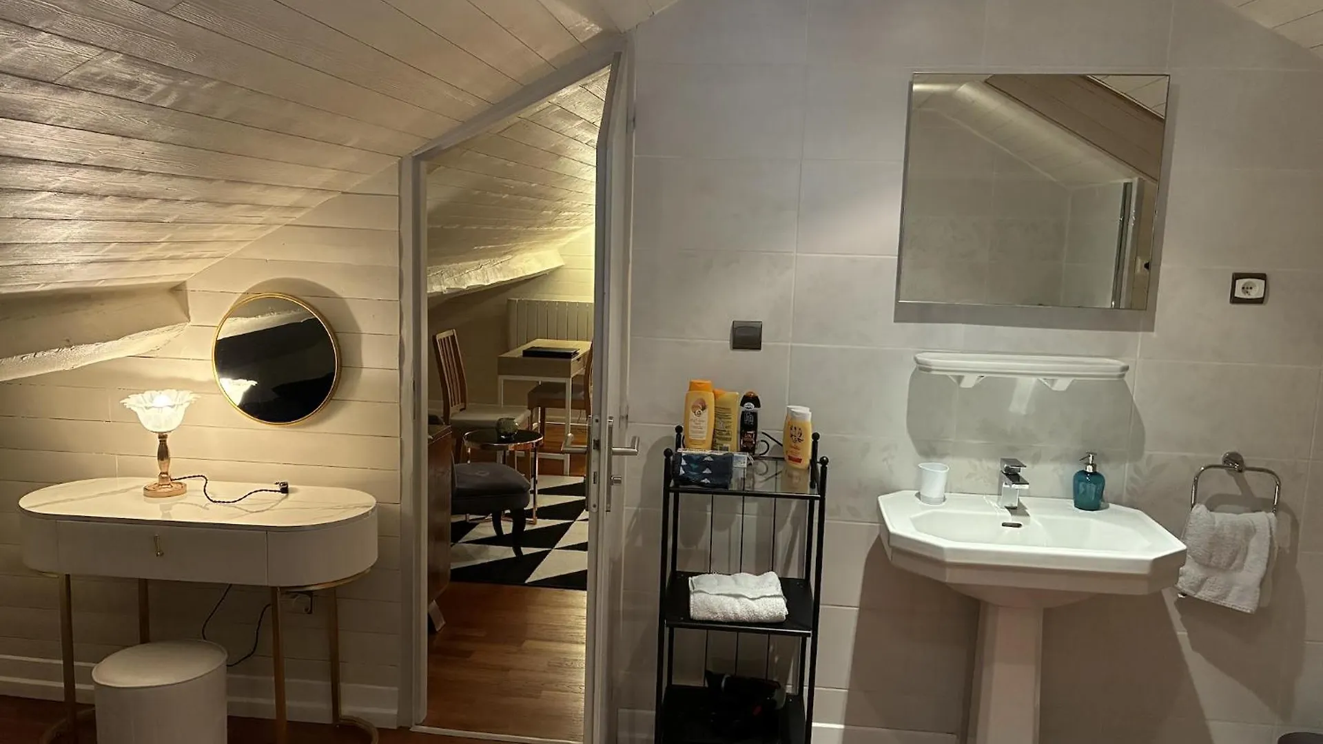 Villa atmosphère à l'ile verte Grenoble 4*,